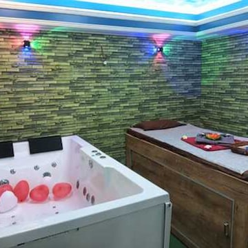 Taj Luxury Spa