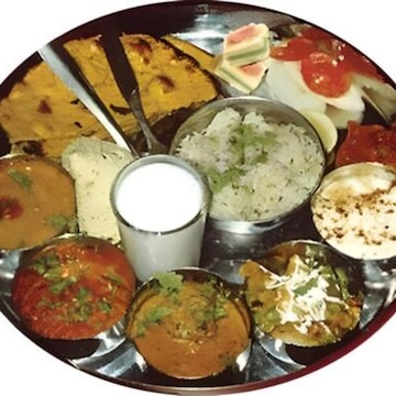 BS Gulatis Punjabi Swad