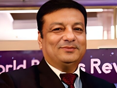 Dr Vivek Chopra Astrologer and Vastu Shastra Expert
