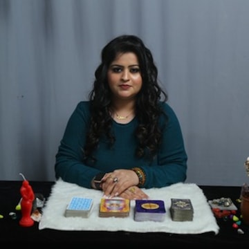 Astrologer Swati Pandey (Cavacham)