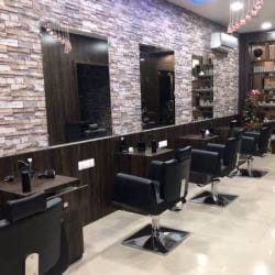 Moon Unisex Salon And Spa