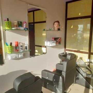 Natural Care Unisex Salon