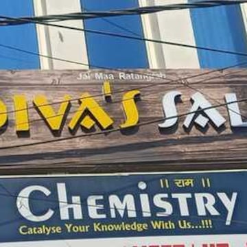Divas Saloon
