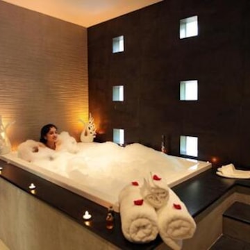 Aroma International Spa