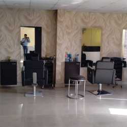 Dolphin Spa Family Salon
