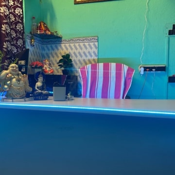 Heart Beat Unisex Salon