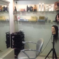 Ravis Hair & Beauty Saloon
