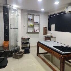 Lotus Lens Unisex Saloon and Spa