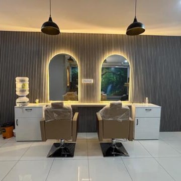 Unique Unisex Saloon and Spa