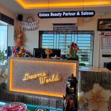 Dreams World Unisex Parlour
