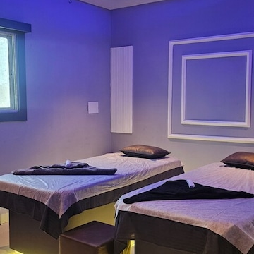Lotus spa & Salon