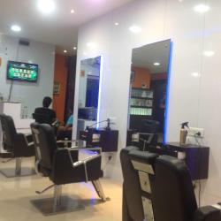 Casp Professional Unisex Salon