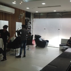 Scissorman Unisex Salon