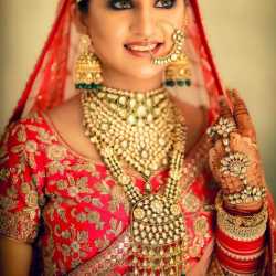 Aana Beauty Parlour