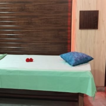 Khushbu Massage Parlour