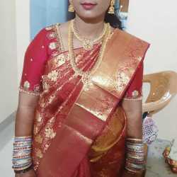 Manoo's Herbal Beauty Parlour & Spa