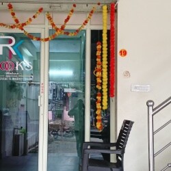 Rk Looks Hair Studio
